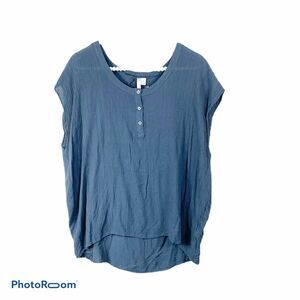 Lauren Conrad blue blouse‎ Small short sleeve lace